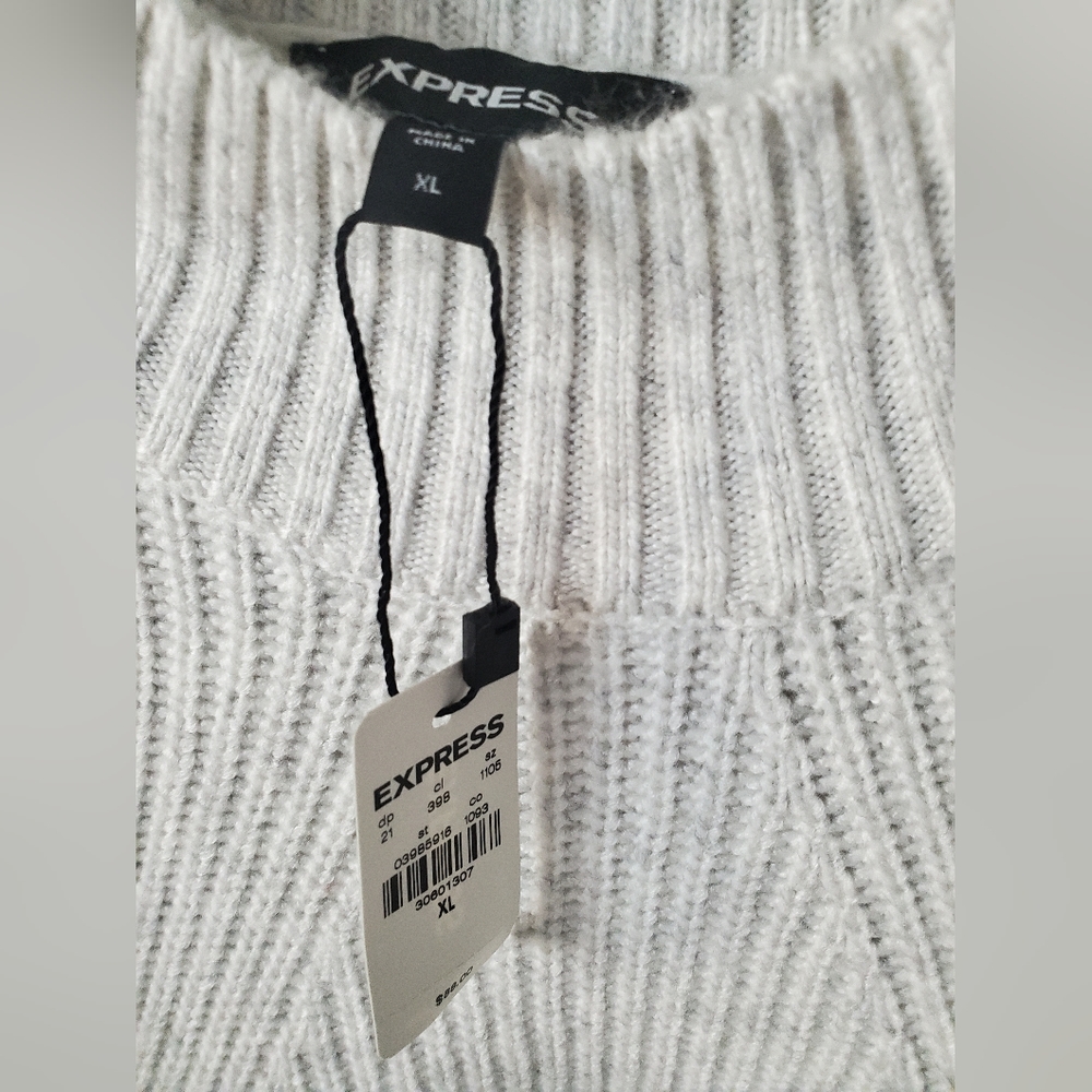 Express Sweater - Picture 2 of 3